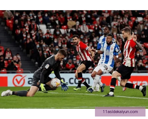 西甲战术革新：球队适应新规则，争夺冠军的策略稳步提升