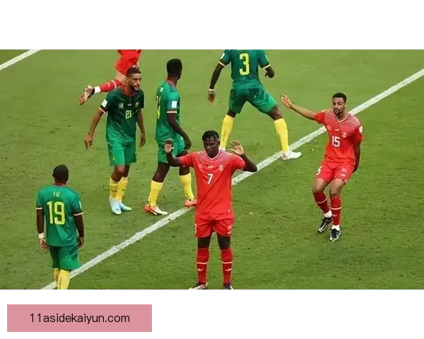 阿什拉夫在近期比赛中的领导力表现受到广泛称赞,状态持续提升。 阿什拉夫在近期比赛中的领导力表现受到广泛称赞,状态持续提升。